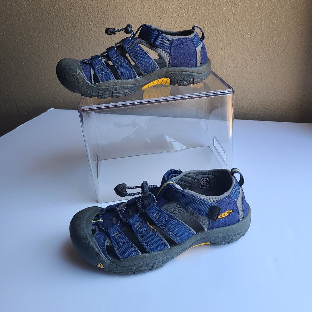KEEN Unisex Big Kids' (SIZE 4) Newport H2 Sandal Blue Depths/Gargoyle - 1009962